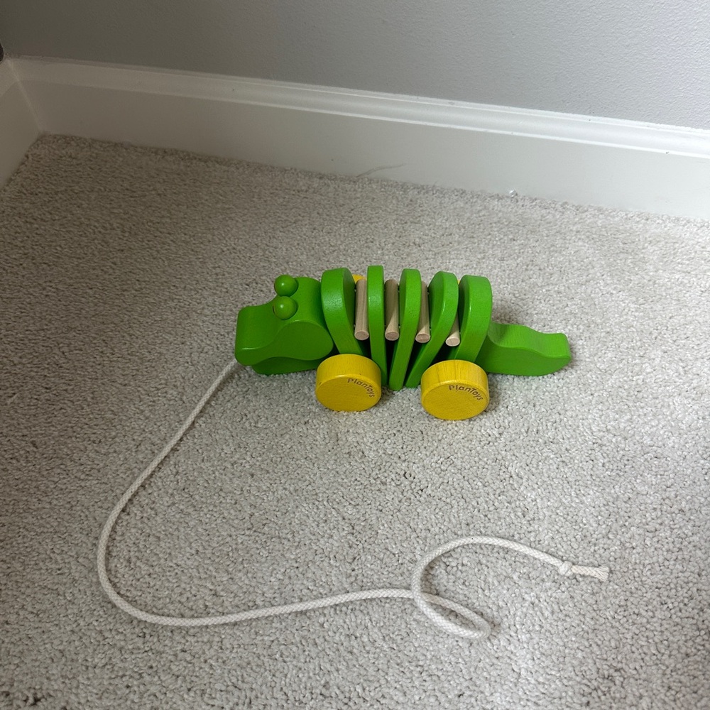 Plan-toys Dancing Alligator Wooden Green Pull-Along Toy